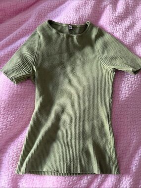 Ribbed Short-Sleeve Knit Top — Green